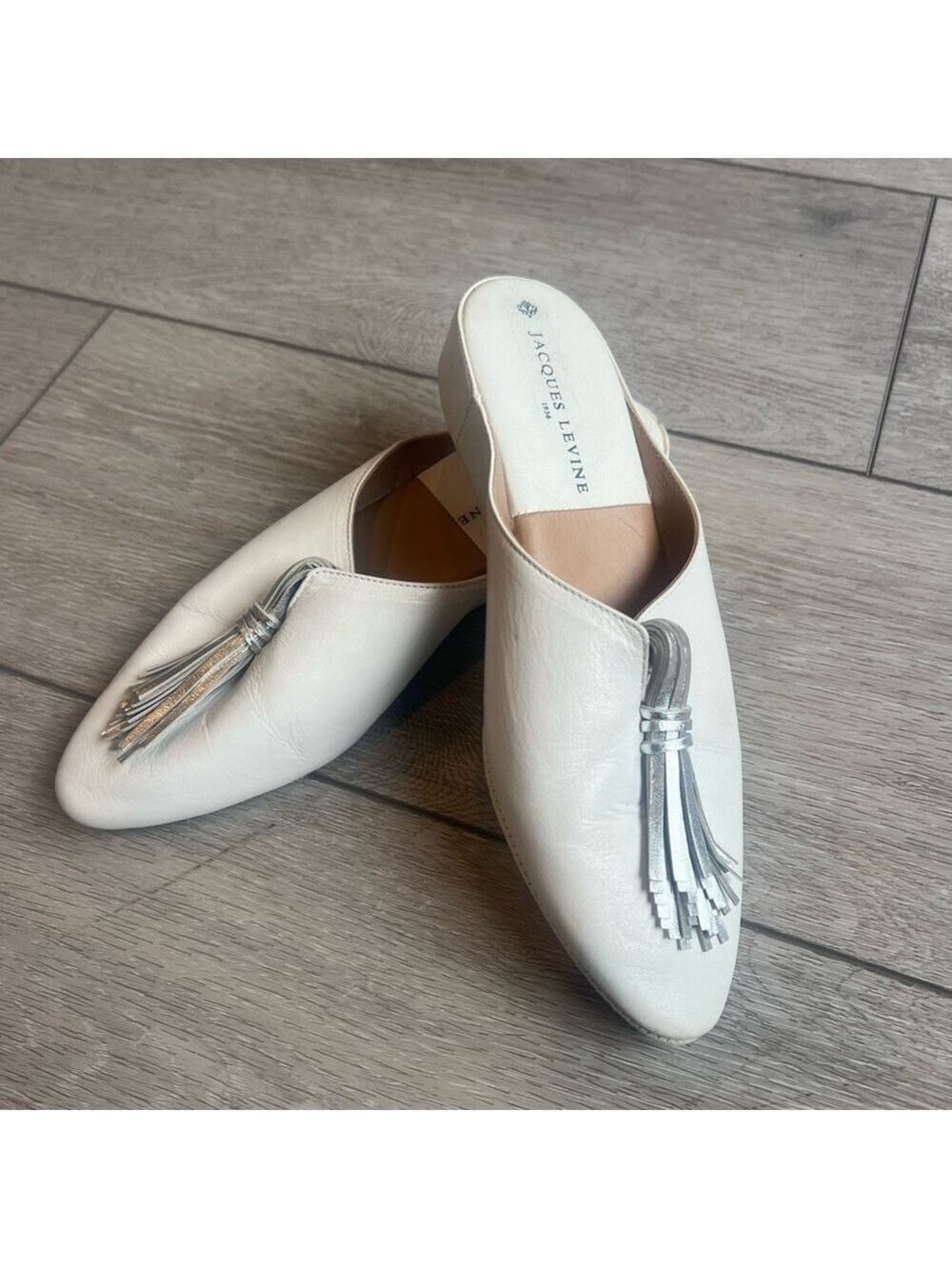 Jacques Levin Italian Cream white leather Leather Tassel Mules size 5